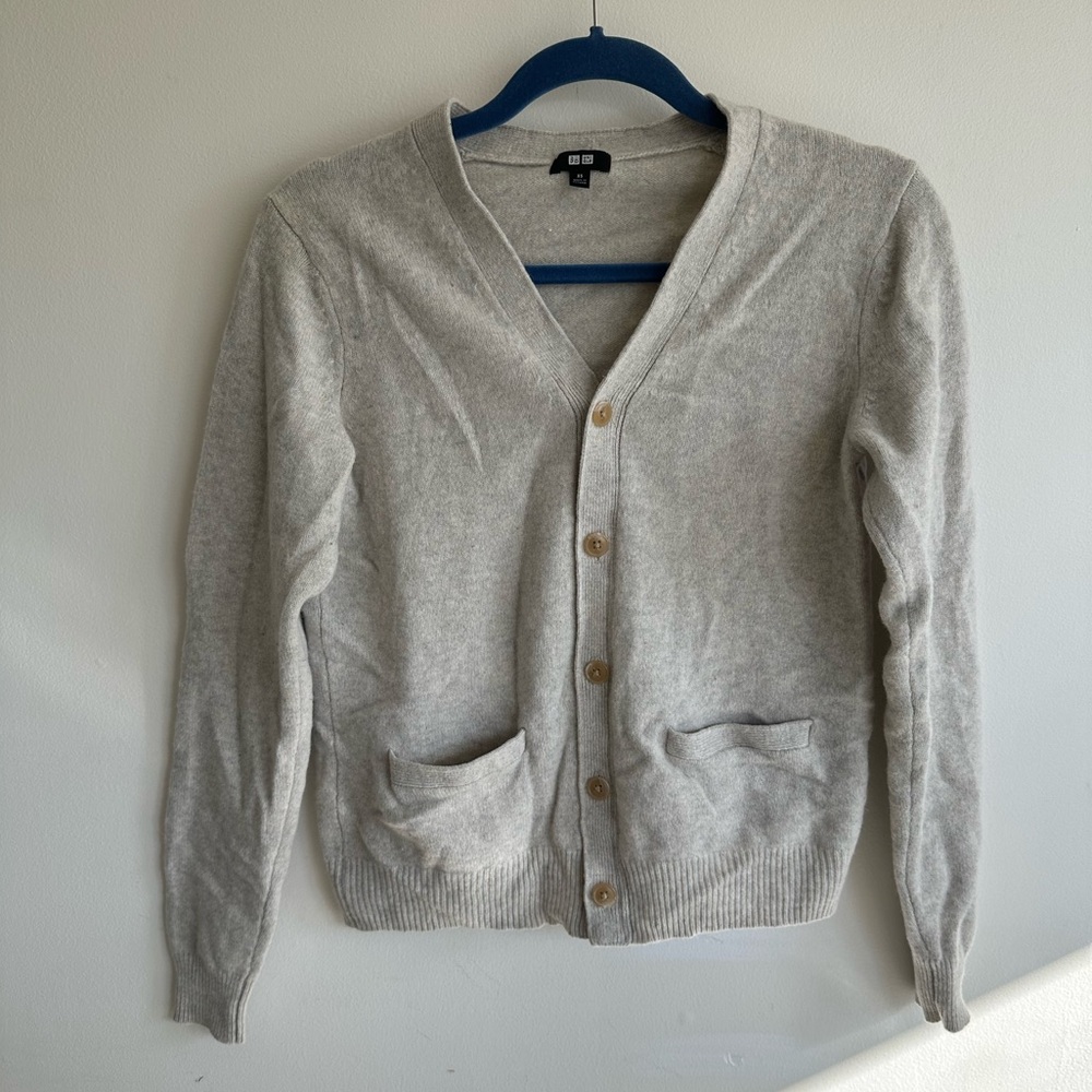 Uniqlo 100% Wool Cardigan Sweater light grey size XS